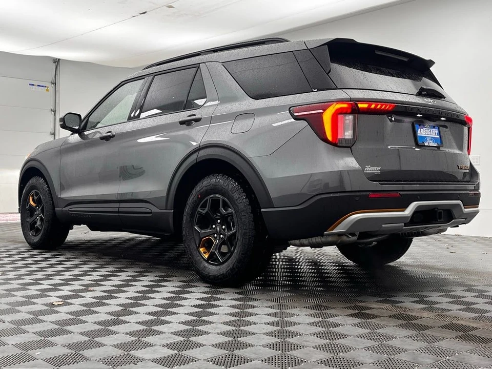 2026 Ford Explorer 6th Gen - Image 12 of 12