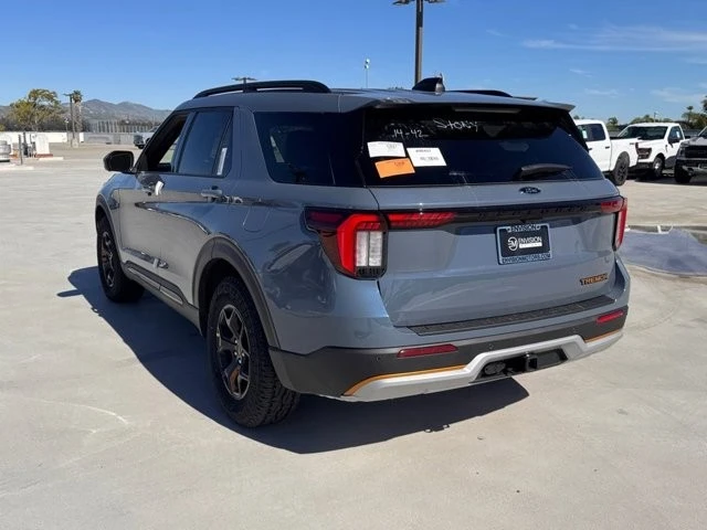 2026 Ford Explorer 6th Gen - Image 10 of 12