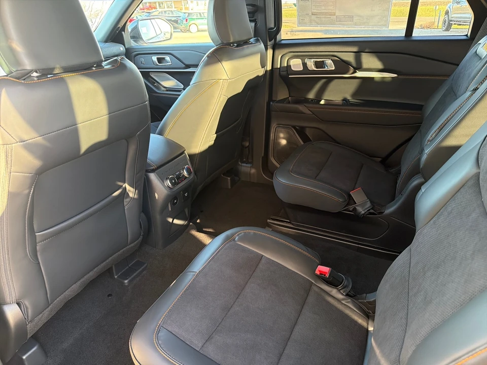 2026 Ford Explorer 6th Gen - Image 13 of 15