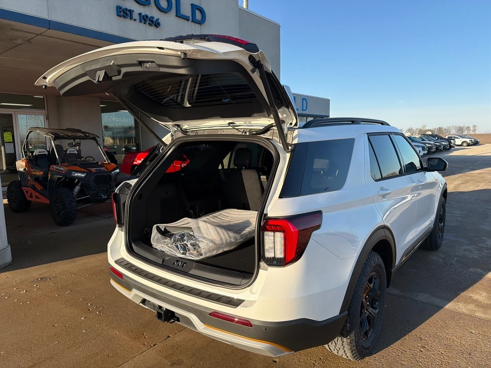 2026 Ford Explorer 6th Gen - Image 9 of 15