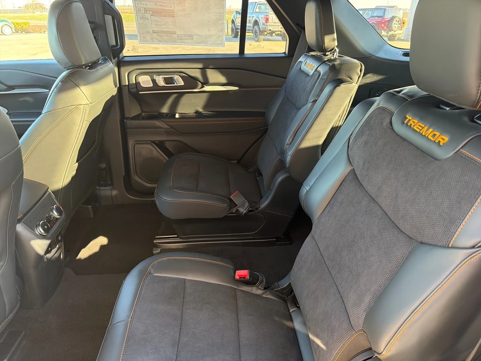 2026 Ford Explorer 6th Gen - Image 15 of 15