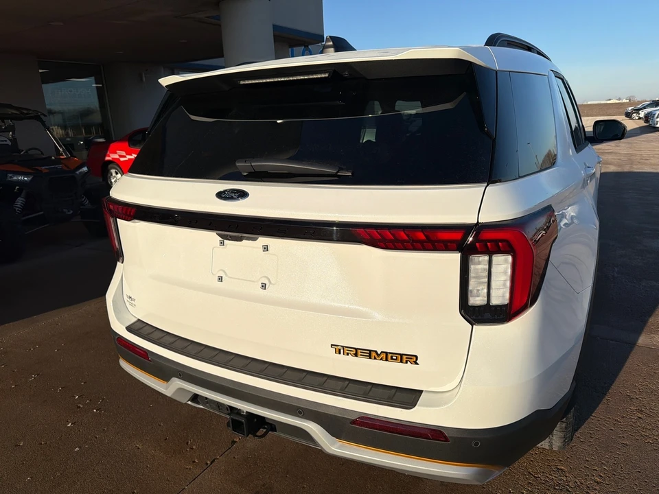 2026 Ford Explorer 6th Gen - Image 8 of 15