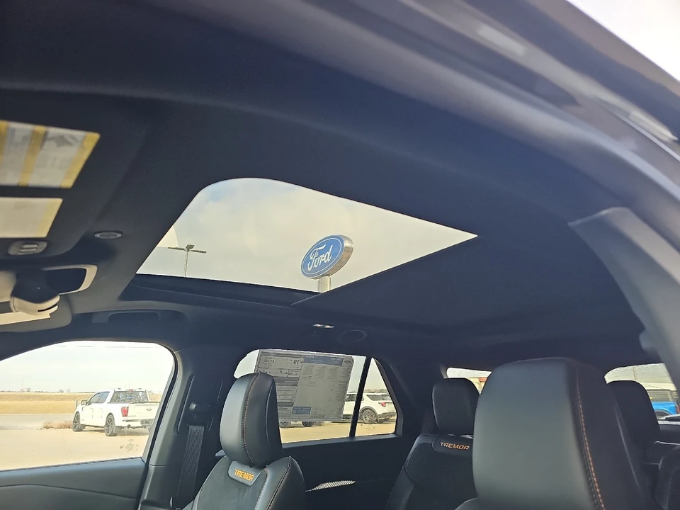 2026 Ford Explorer 6th Gen - Image 19 of 21