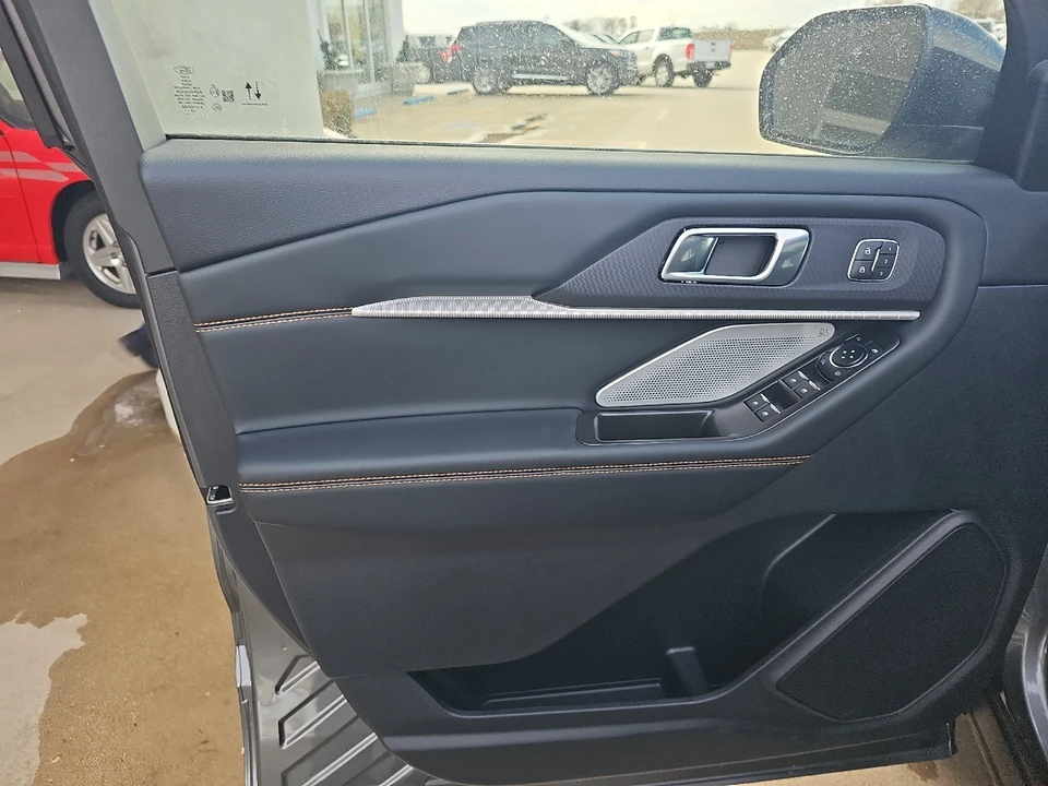 2026 Ford Explorer 6th Gen - Image 17 of 21