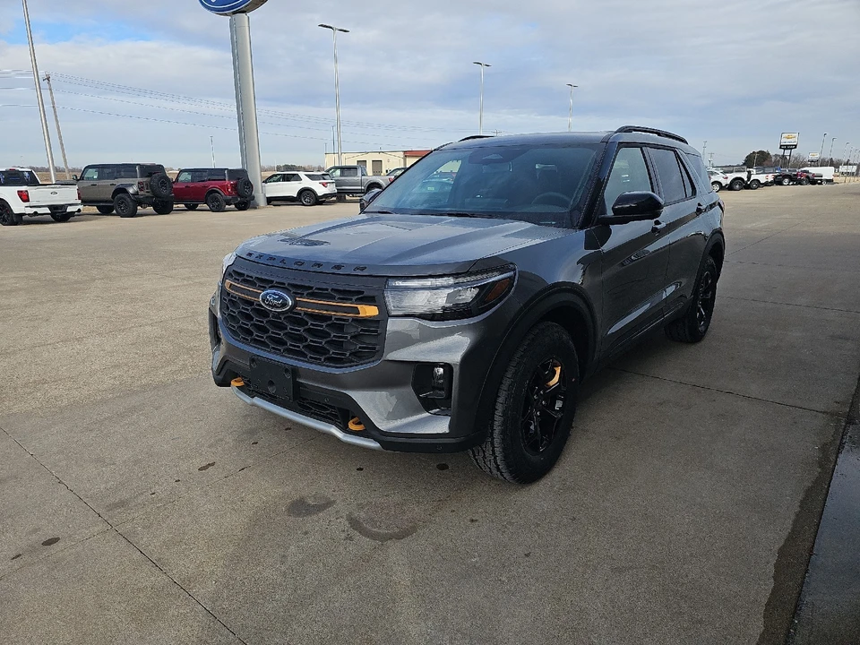 2026 Ford Explorer 6th Gen - Image 16 of 21