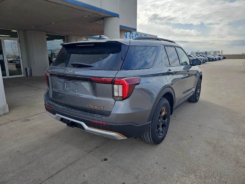 2026 Ford Explorer 6th Gen - Image 10 of 21