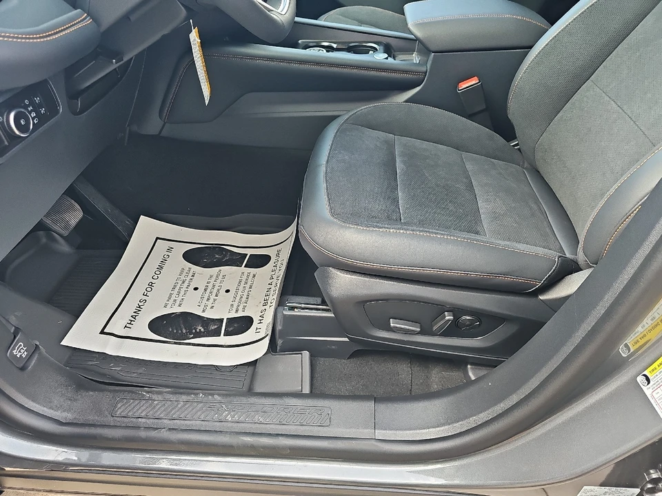 2026 Ford Explorer 6th Gen - Image 18 of 21