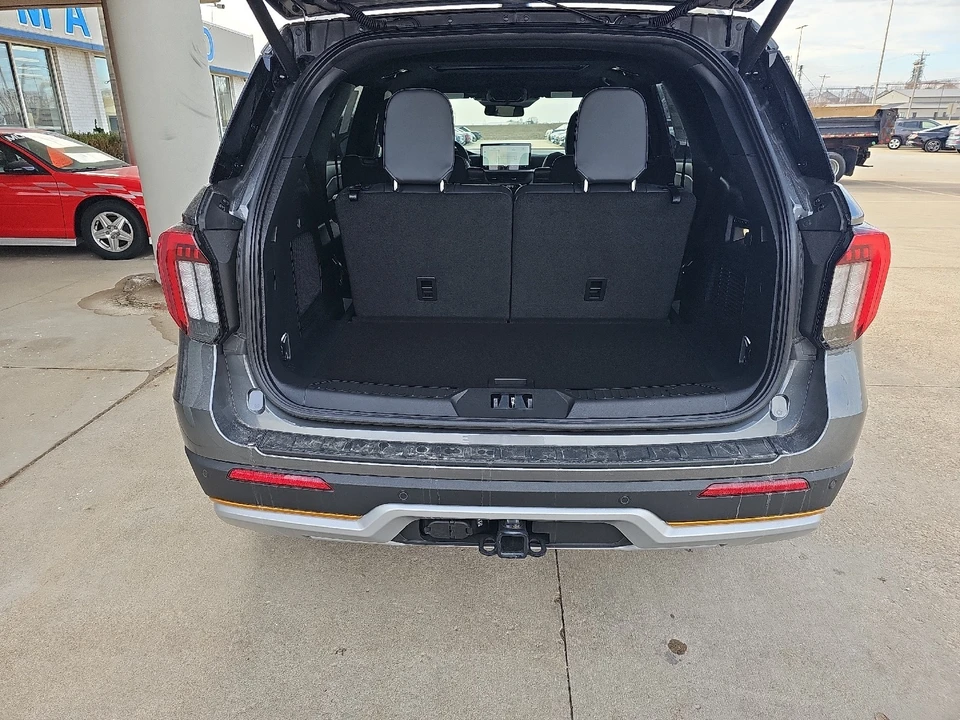 2026 Ford Explorer 6th Gen - Image 12 of 21