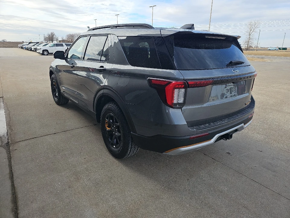 2026 Ford Explorer 6th Gen - Image 13 of 21