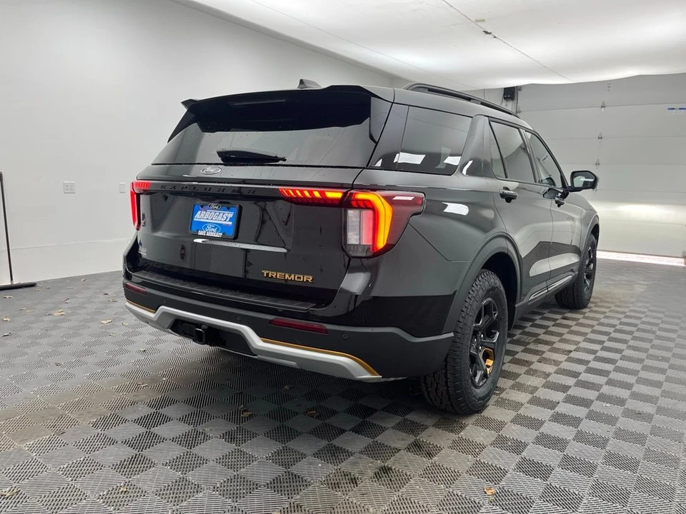2026 Ford Explorer 6th Gen - Image 8 of 12