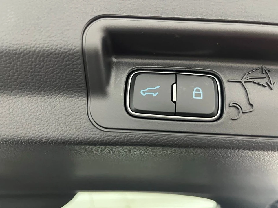 2026 Ford Explorer 6th Gen - Image 11 of 12
