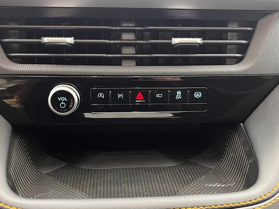 2026 Ford Explorer 6th Gen - Image 6 of 12