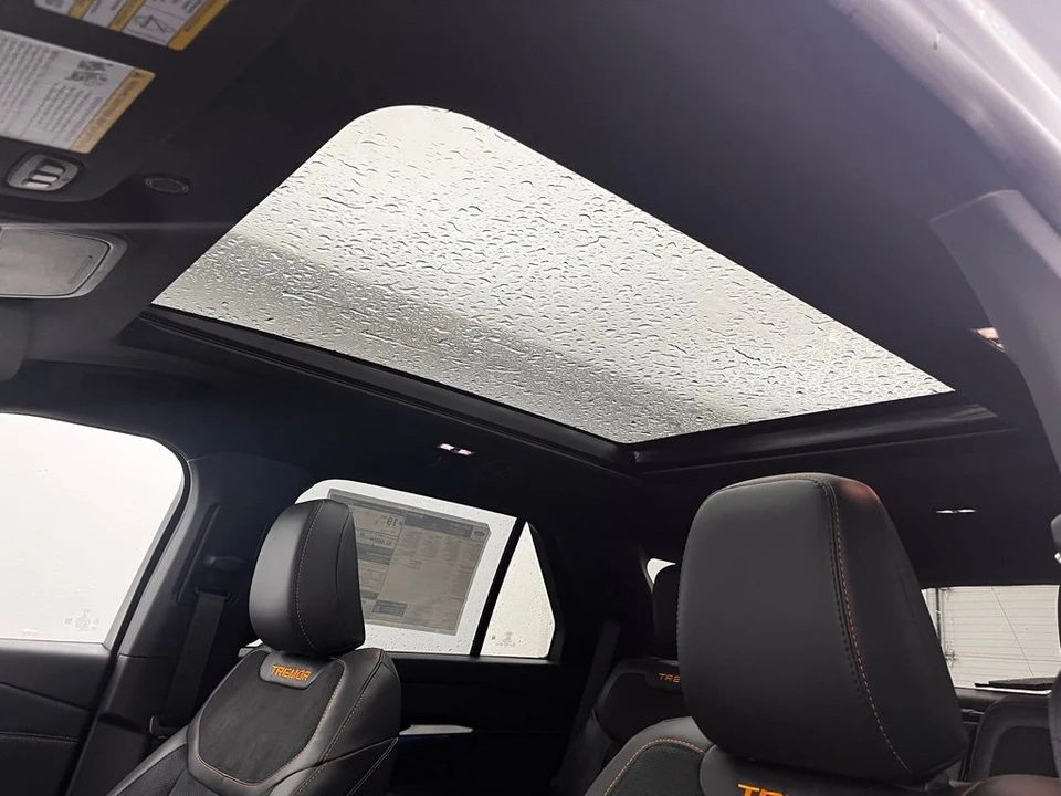 2026 Ford Explorer 6th Gen - Image 3 of 12