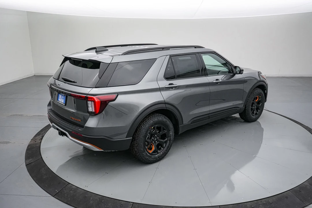 2026 Ford Explorer 6th Gen - Image 5 of 21
