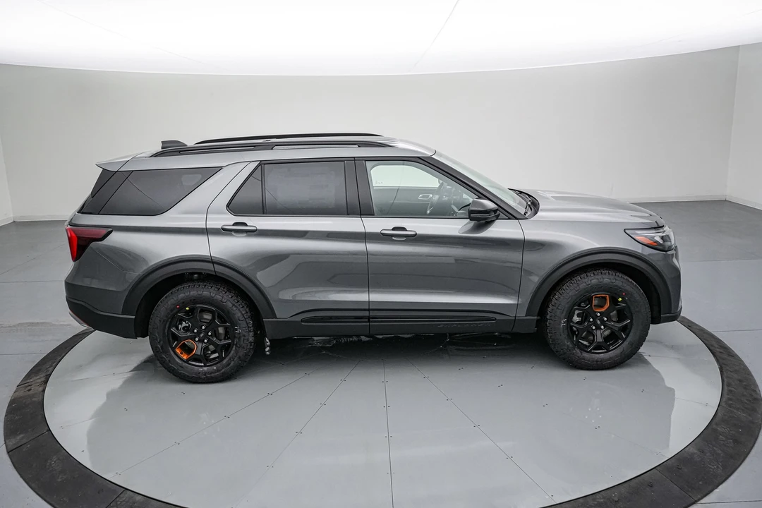 2026 Ford Explorer 6th Gen - Image 4 of 21