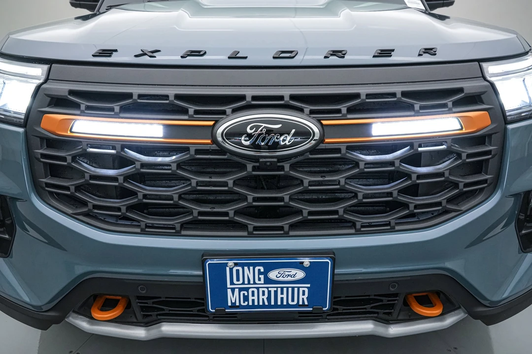 2026 Ford Explorer 6th Gen - Image 13 of 21
