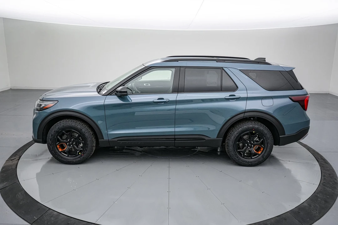 2026 Ford Explorer 6th Gen - Image 8 of 21