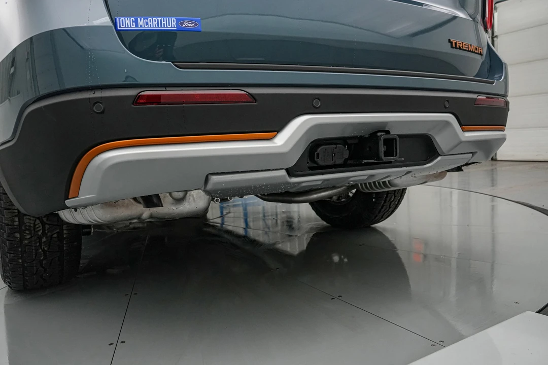 2026 Ford Explorer 6th Gen - Image 15 of 21