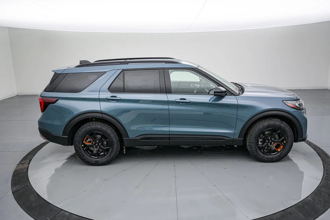 2026 Ford Explorer 6th Gen - Image 4 of 21