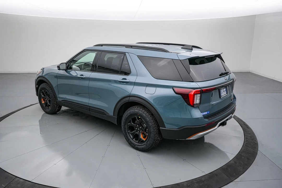 2026 Ford Explorer 6th Gen - Image 7 of 21