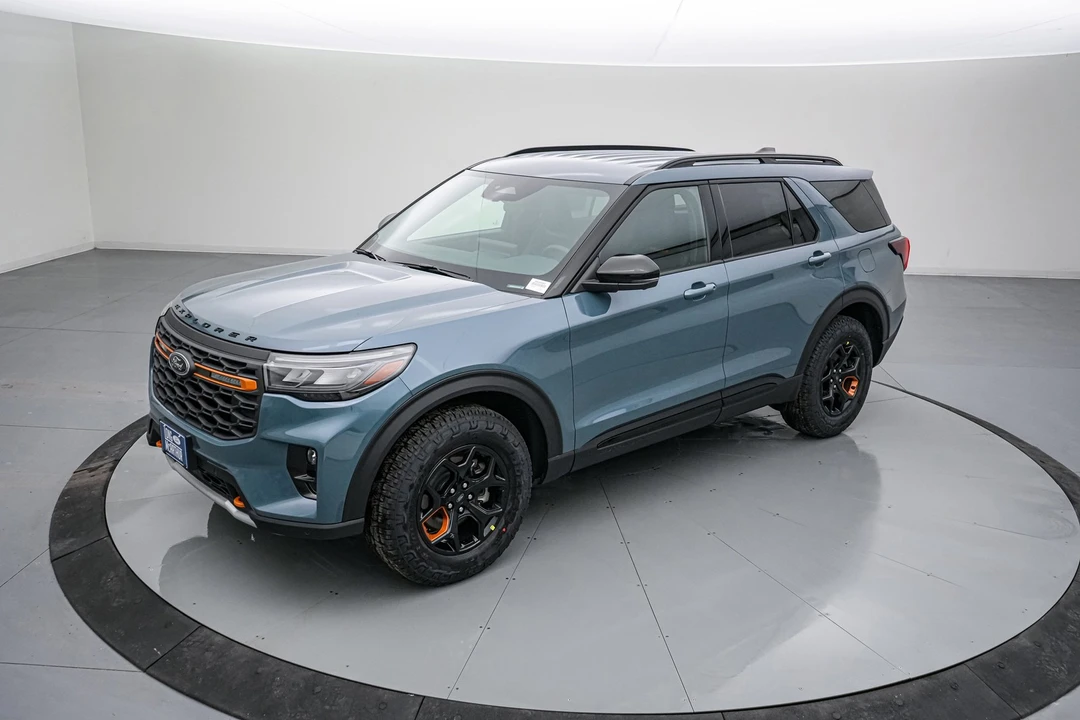 2026 Ford Explorer 6th Gen - Image 9 of 21