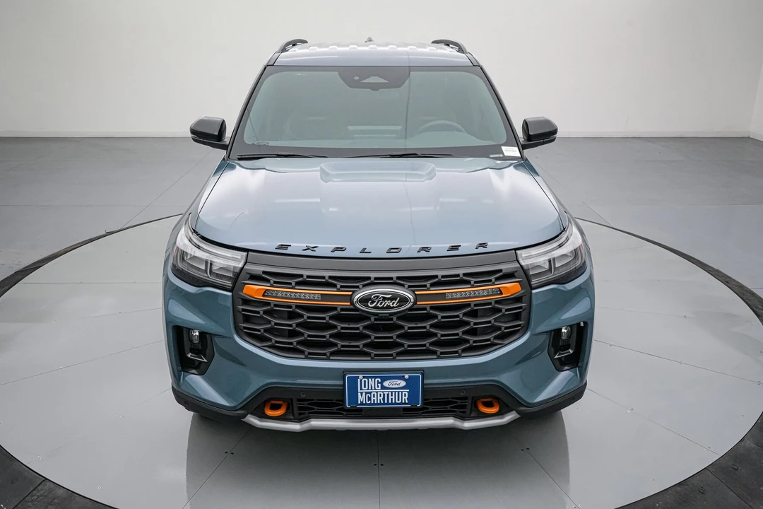 2026 Ford Explorer 6th Gen - Image 10 of 21