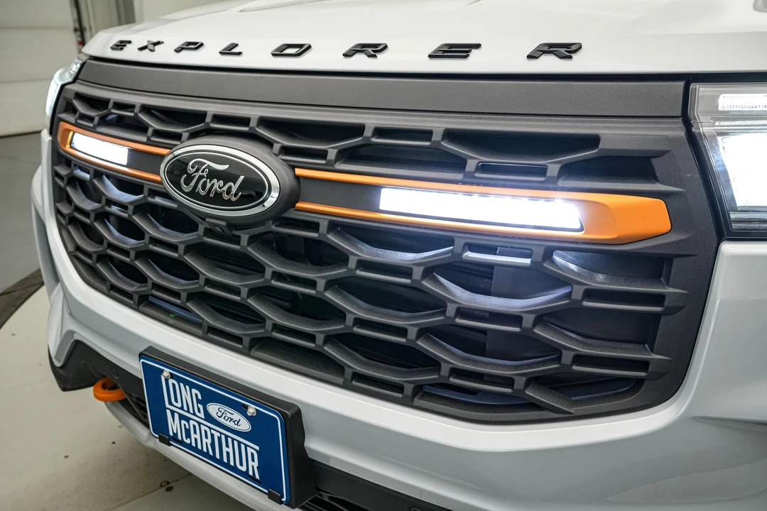 2026 Ford Explorer 6th Gen - Image 13 of 21