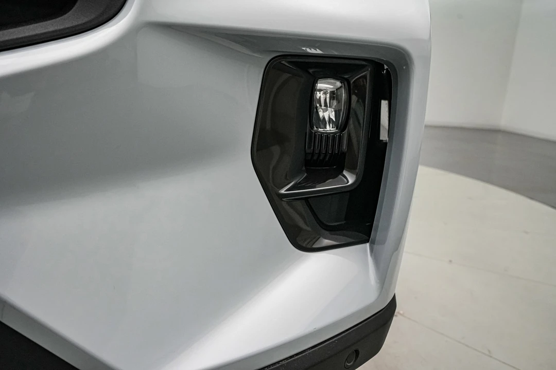 2026 Ford Explorer 6th Gen - Image 15 of 21