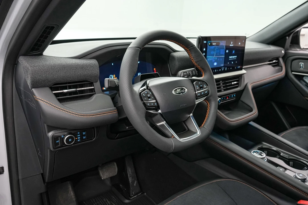 2026 Ford Explorer 6th Gen - Image 20 of 21