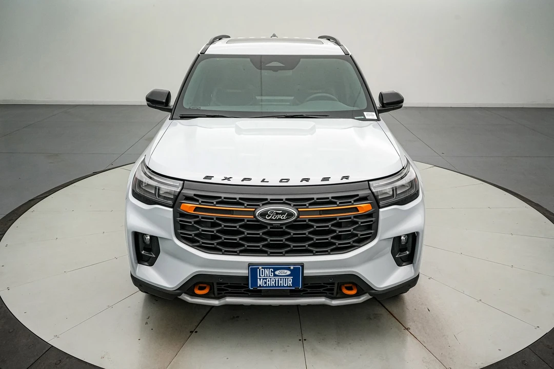 2026 Ford Explorer 6th Gen - Image 10 of 21