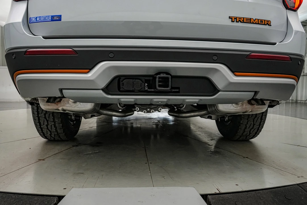 2026 Ford Explorer 6th Gen - Image 17 of 21