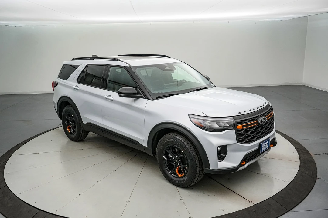 2026 Ford Explorer 6th Gen - Image 2 of 21