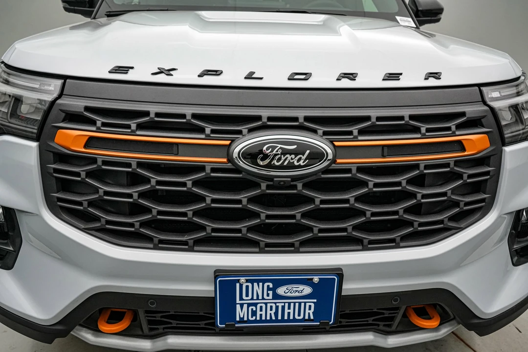 2026 Ford Explorer 6th Gen - Image 12 of 21
