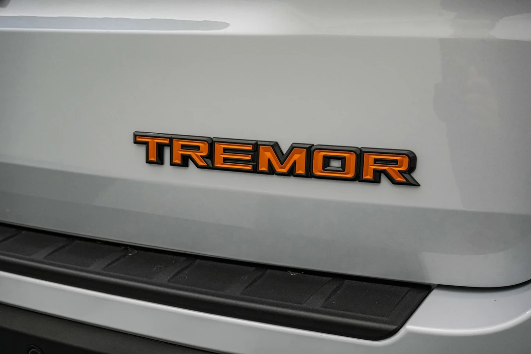 2026 Ford Explorer 6th Gen - Image 16 of 21