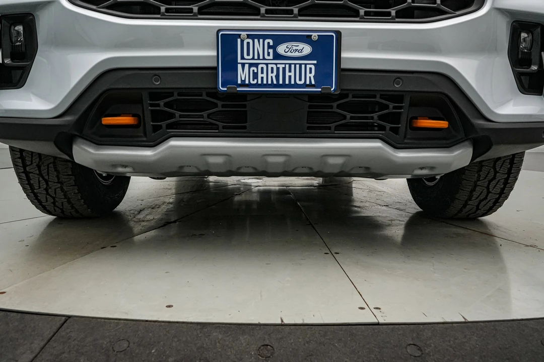 2026 Ford Explorer 6th Gen - Image 14 of 21