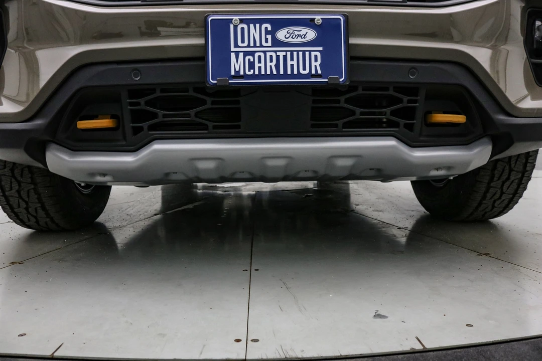 2026 Ford Explorer 6th Gen - Image 16 of 21