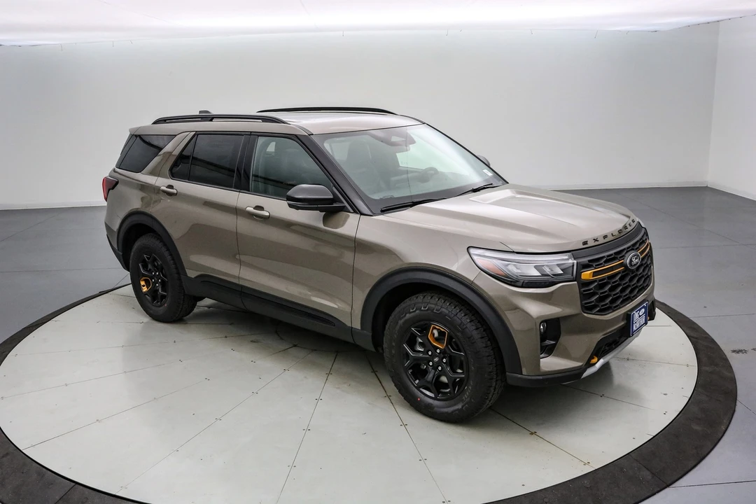 2026 Ford Explorer 6th Gen - Image 2 of 21