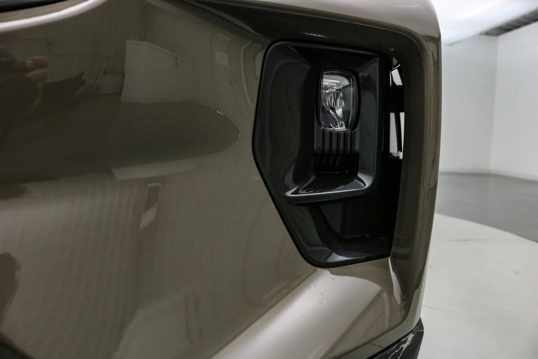 2026 Ford Explorer 6th Gen - Image 17 of 21