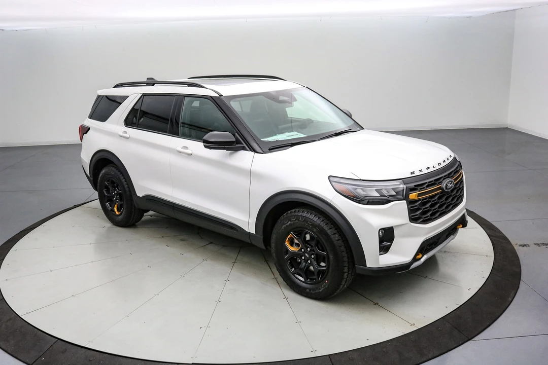 2026 Ford Explorer 6th Gen - Image 2 of 21
