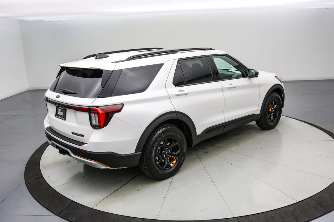 2026 Ford Explorer 6th Gen - Image 5 of 21