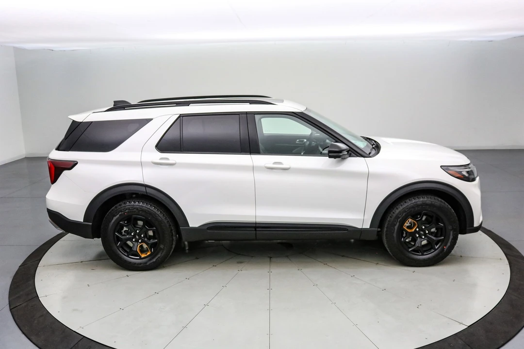 2026 Ford Explorer 6th Gen - Image 4 of 21