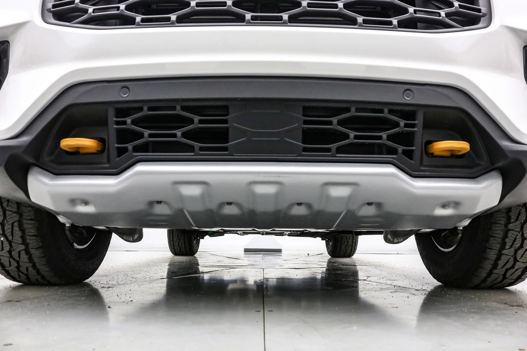 2026 Ford Explorer 6th Gen - Image 17 of 21