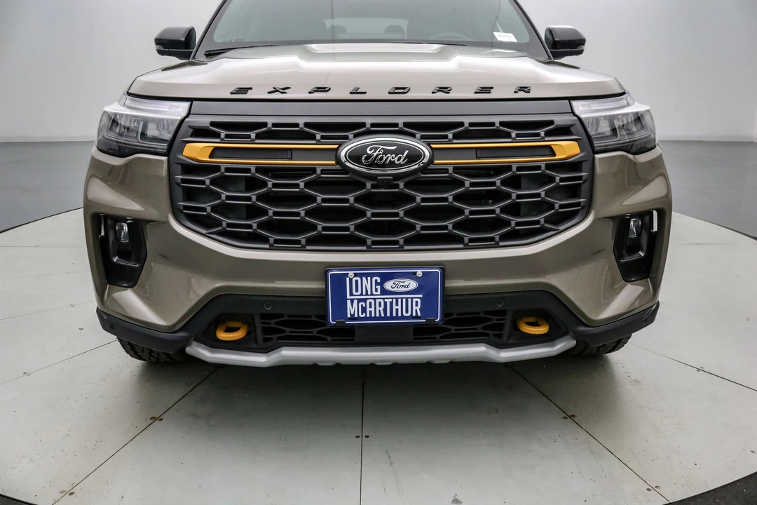 2026 Ford Explorer 6th Gen - Image 12 of 21