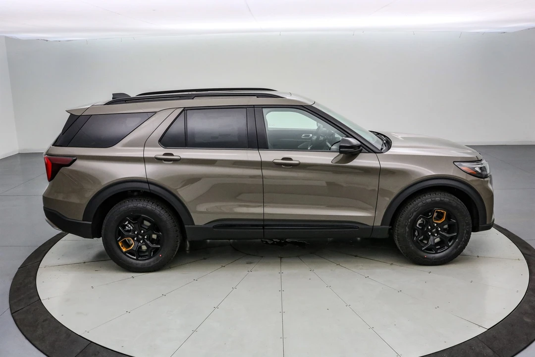 2026 Ford Explorer 6th Gen - Image 4 of 21