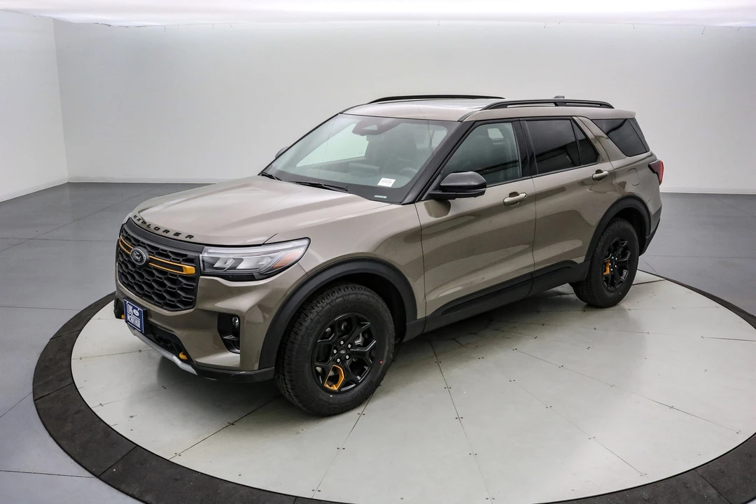 2026 Ford Explorer 6th Gen - Image 9 of 21