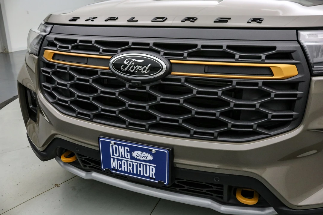 2026 Ford Explorer 6th Gen - Image 13 of 21