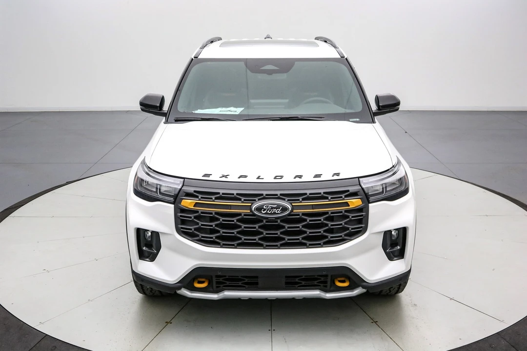 2026 Ford Explorer 6th Gen - Image 10 of 21