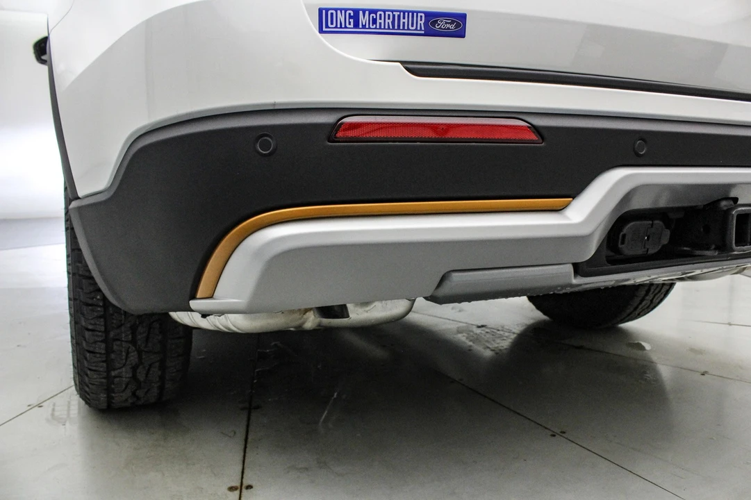 2026 Ford Explorer 6th Gen - Image 19 of 21