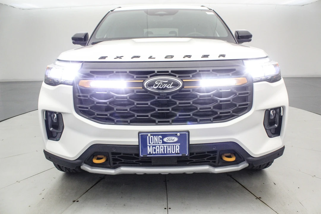 2026 Ford Explorer 6th Gen - Image 13 of 21