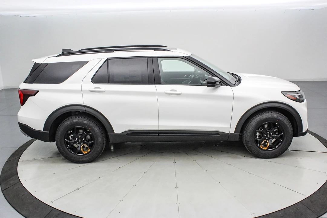2026 Ford Explorer 6th Gen - Image 4 of 21